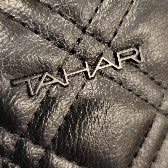 TAHARI Ladies Medium Black quilted Shoulder Crossbody Bag adjustable straps - Picture 12 of 16